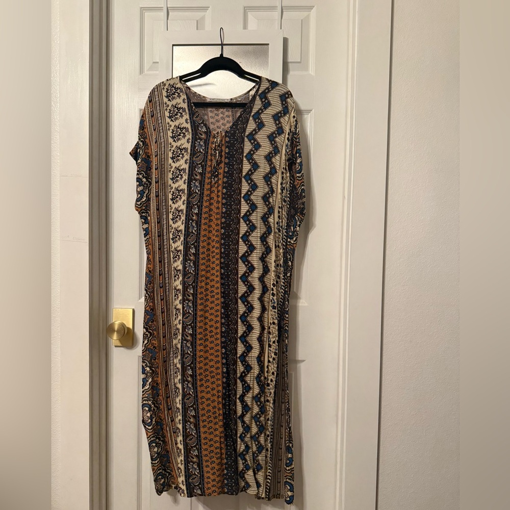 Novella Royale Brown Black Dolman Sleeve Maxi Dress